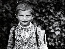O menino Joseph Ratzinger, futuro Papa Bento XVI