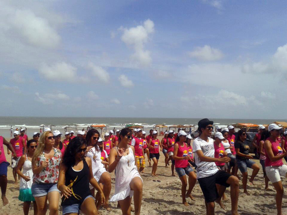 Jovens participam de aula de ritmos durante as atividades do Jesus no Litoral maranhense. Foto: Divulgação