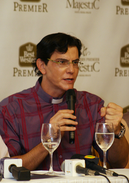 PadreReginaldoManzotti