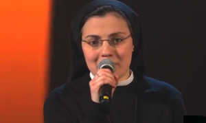 Suor-Cristina-a-Voice-of-Italy-2-e-nata-una-star_h_partb