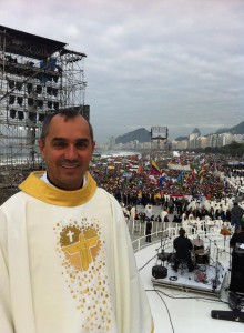 Padre toninho ramos