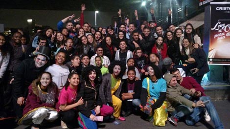 A juventude da Comunidade Aliança de Misericórdia reunida na Cristoteca