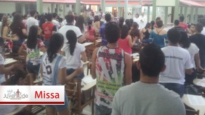 Jovens durante a Missa do DNJ. Foto: Setor Juventude  